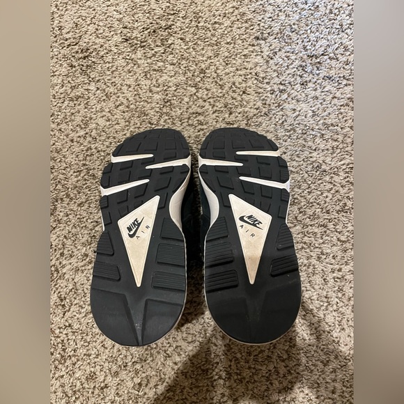 Nike Hurache - Picture 3 of 5